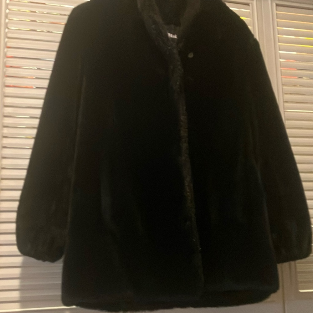 Preloved soft & cozy Black Amazingly soft jacket in Excellent condition. ❤️❤️❤️